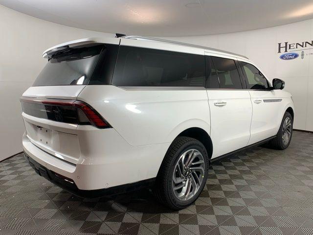 new 2025 Lincoln Navigator car, priced at $109,430