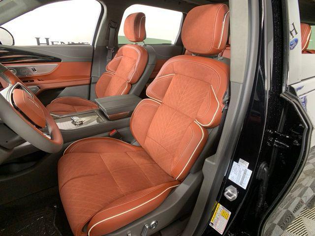 new 2025 Lincoln Nautilus car, priced at $68,081