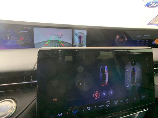 new 2025 Lincoln Nautilus car, priced at $57,033