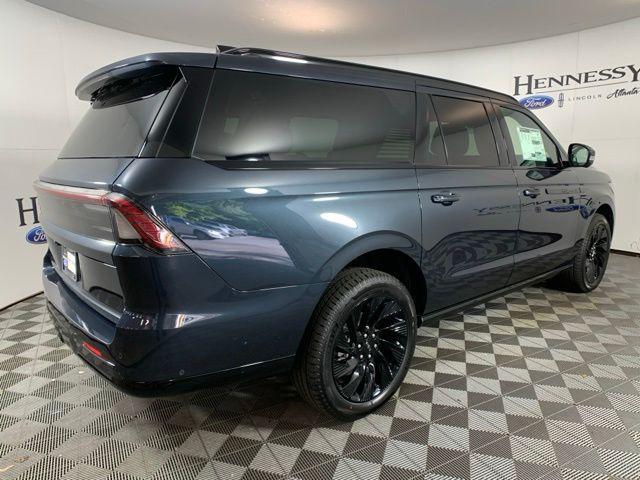 new 2025 Lincoln Navigator car, priced at $105,053
