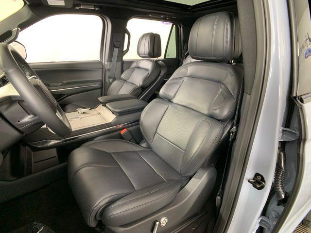 new 2025 Lincoln Navigator car, priced at $106,440