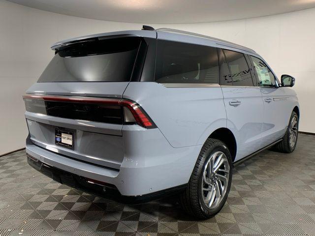 new 2025 Lincoln Navigator car, priced at $99,542