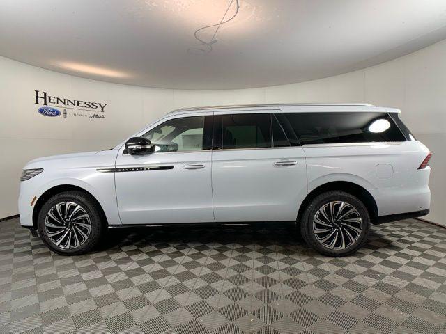 new 2025 Lincoln Navigator car, priced at $122,940