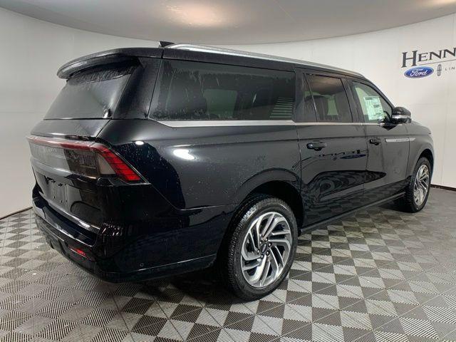 new 2025 Lincoln Navigator car, priced at $101,016