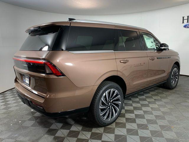 new 2025 Lincoln Navigator car, priced at $121,285
