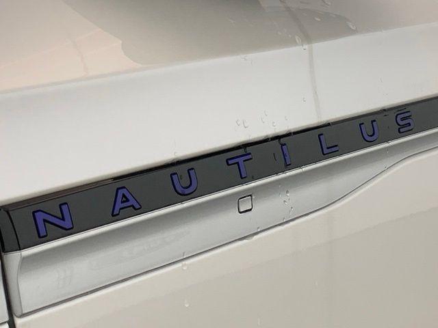 new 2025 Lincoln Nautilus car, priced at $59,011