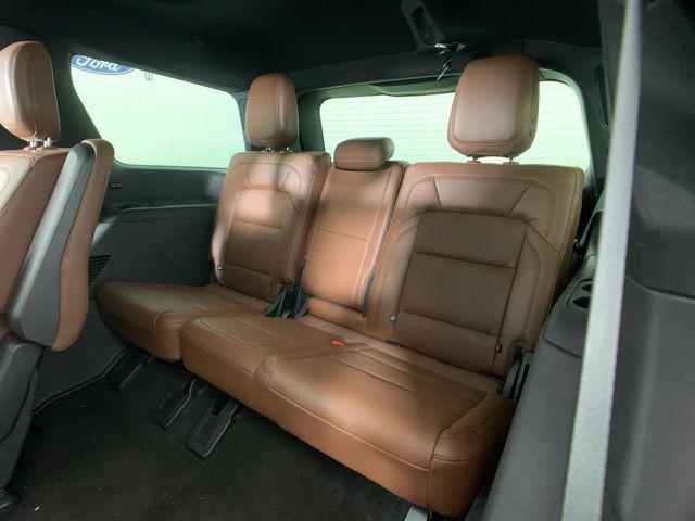 new 2025 Lincoln Navigator car, priced at $102,388