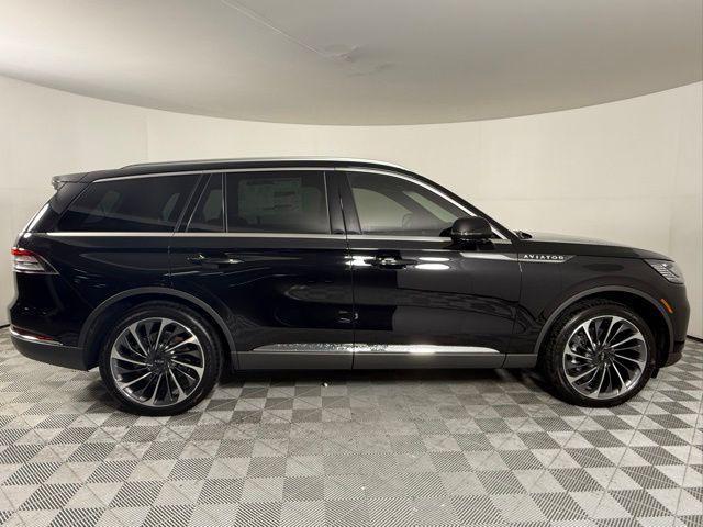 new 2025 Lincoln Aviator car, priced at $65,700
