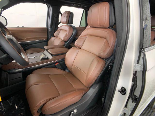 new 2025 Lincoln Navigator car, priced at $100,967