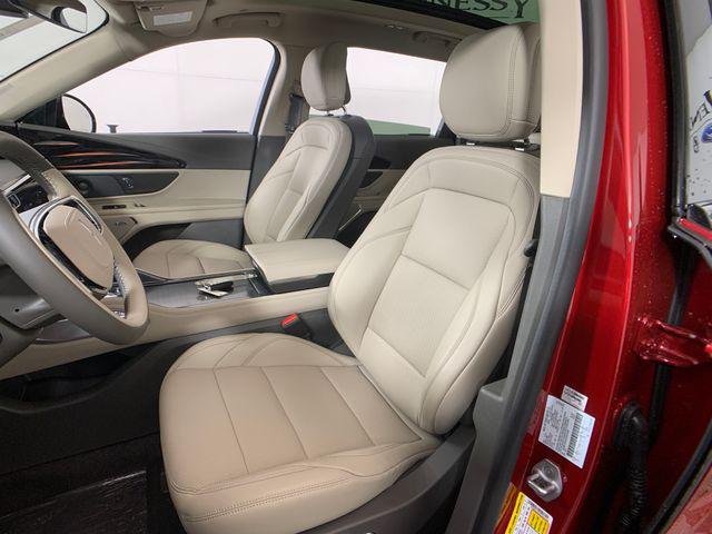 new 2025 Lincoln Nautilus car, priced at $52,734