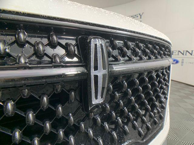 new 2025 Lincoln Nautilus car, priced at $73,256