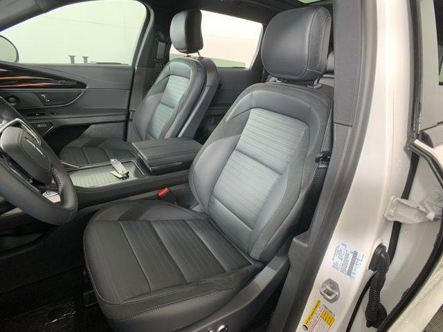 new 2025 Lincoln Nautilus car, priced at $59,237