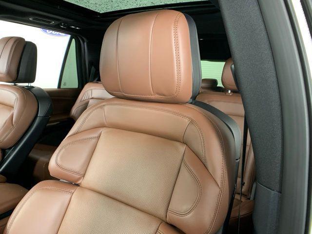 new 2025 Lincoln Navigator car, priced at $99,852
