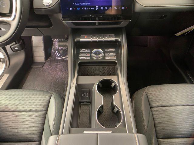 new 2025 Lincoln Nautilus car, priced at $64,757
