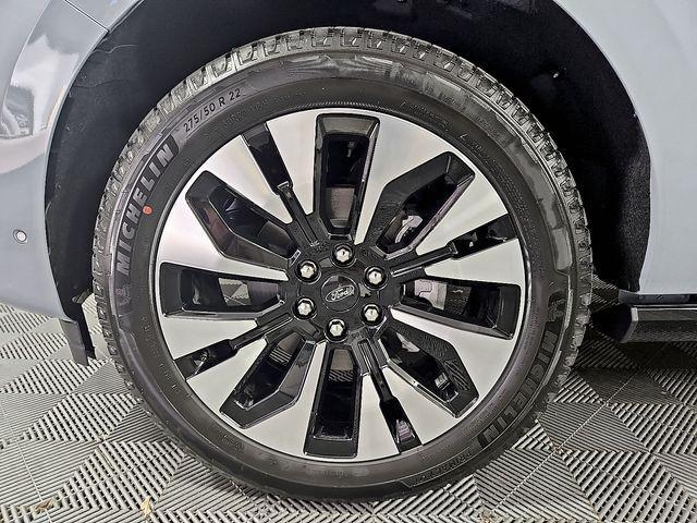 new 2025 Ford Expedition car, priced at $77,895