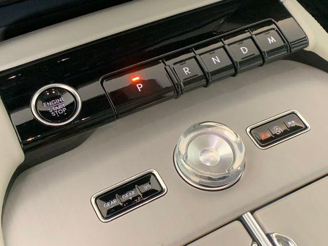 new 2025 Lincoln Navigator car, priced at $99,542