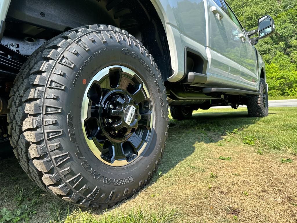 new 2025 Ford F-250 car, priced at $89,305