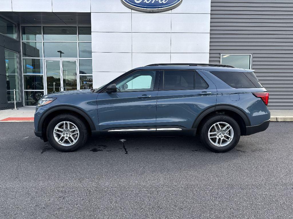 new 2025 Ford Explorer car, priced at $40,800