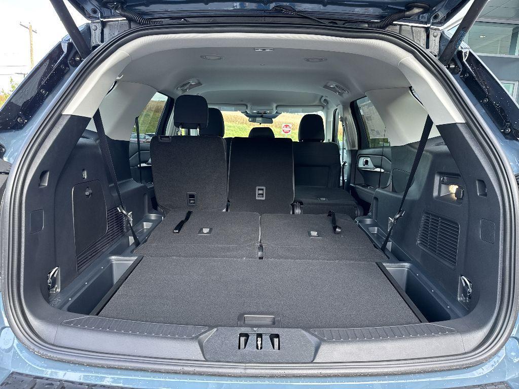 new 2025 Ford Explorer car, priced at $40,800