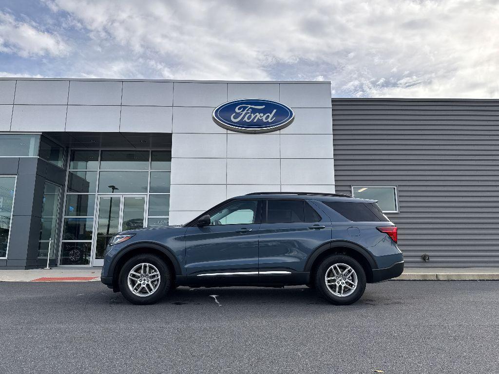 new 2025 Ford Explorer car, priced at $40,800