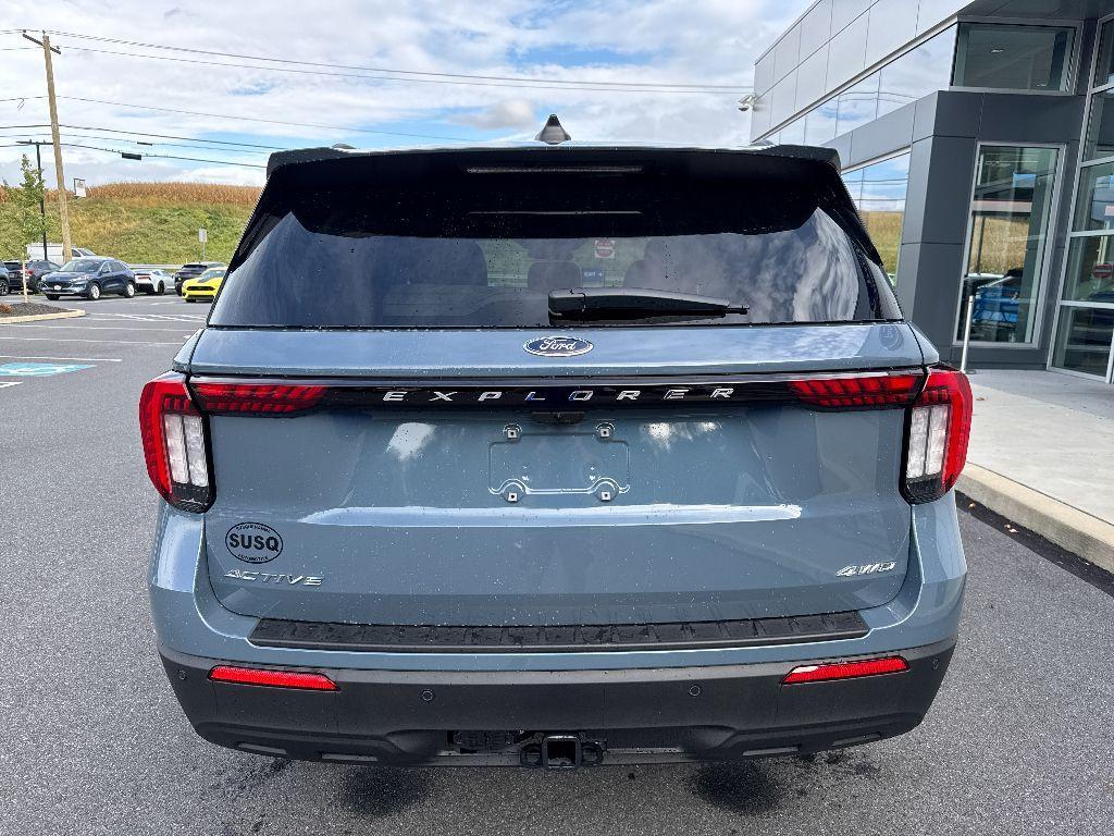 new 2025 Ford Explorer car, priced at $40,800