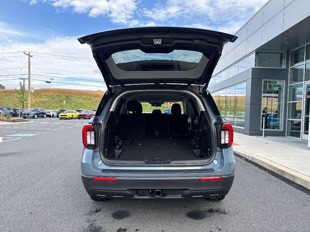 new 2025 Ford Explorer car, priced at $40,800