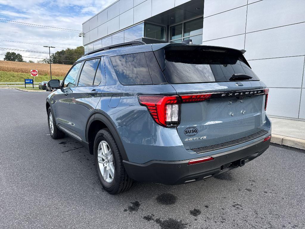 new 2025 Ford Explorer car, priced at $40,800