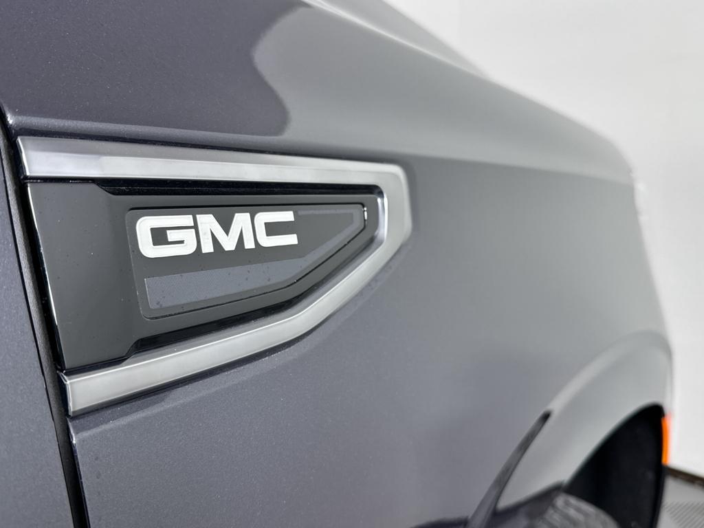 used 2024 GMC Yukon car, priced at $73,977