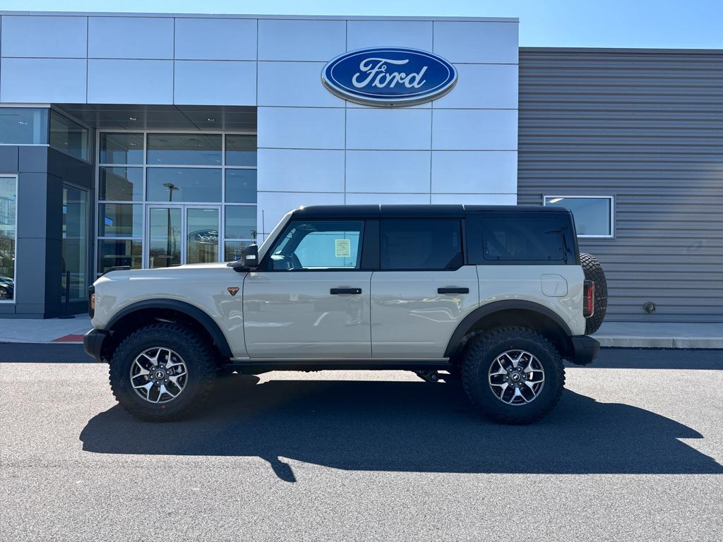 new 2025 Ford Bronco car, priced at $58,656