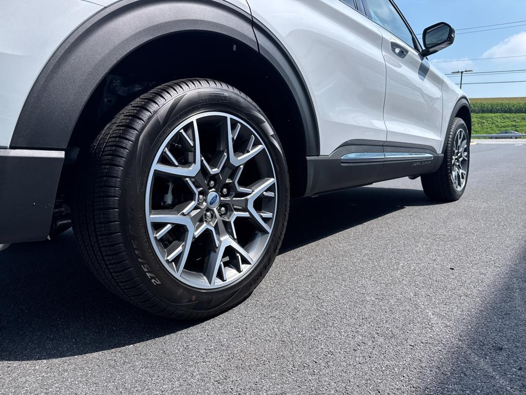 new 2025 Ford Explorer car, priced at $62,440