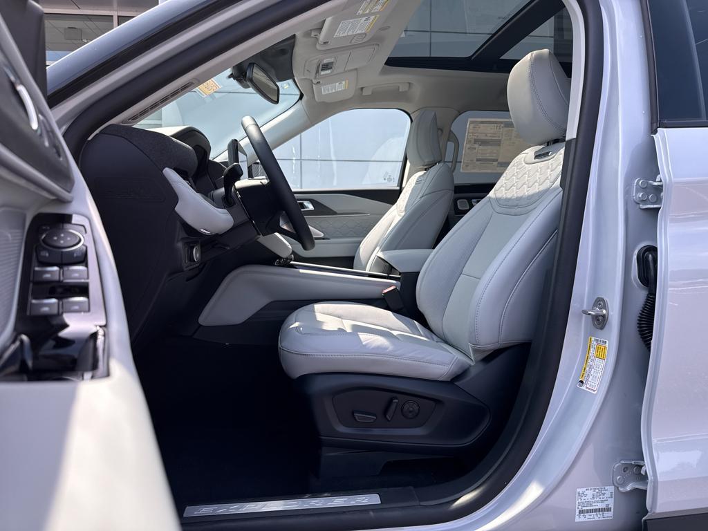 new 2025 Ford Explorer car, priced at $62,440