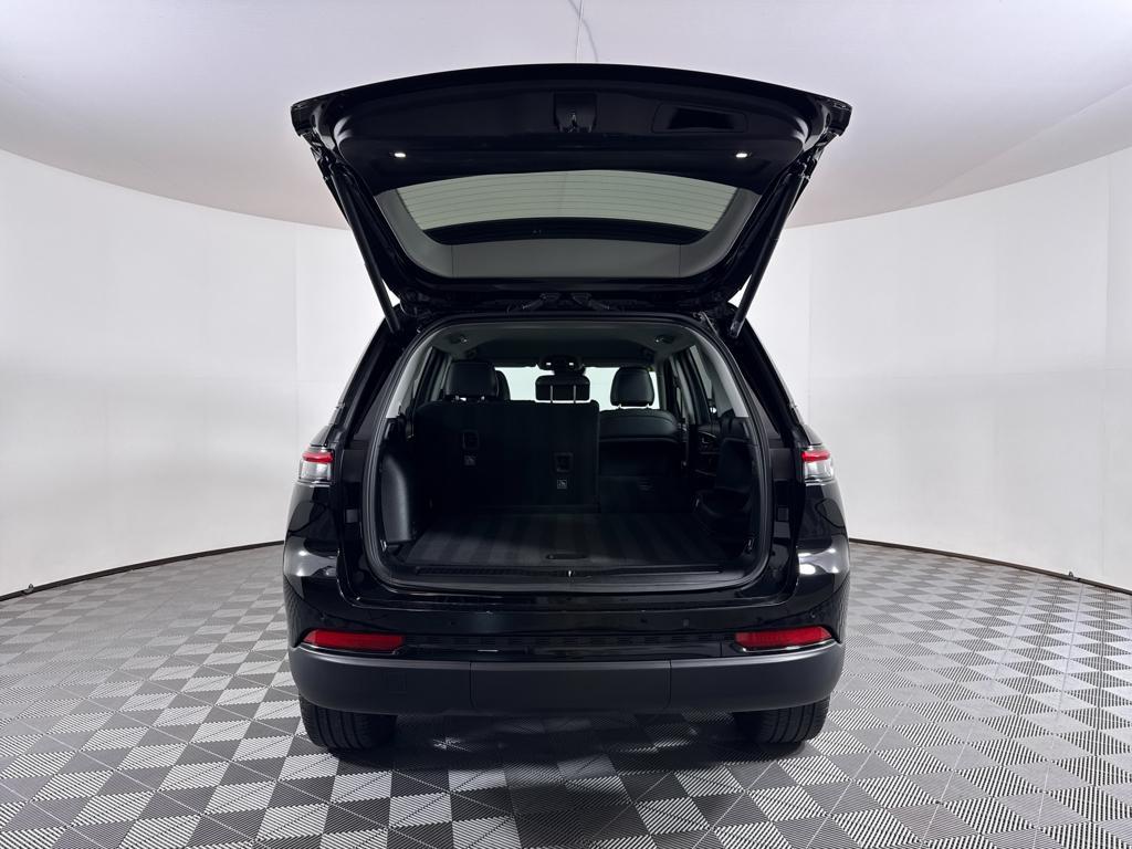 used 2023 Jeep Grand Cherokee car, priced at $33,803