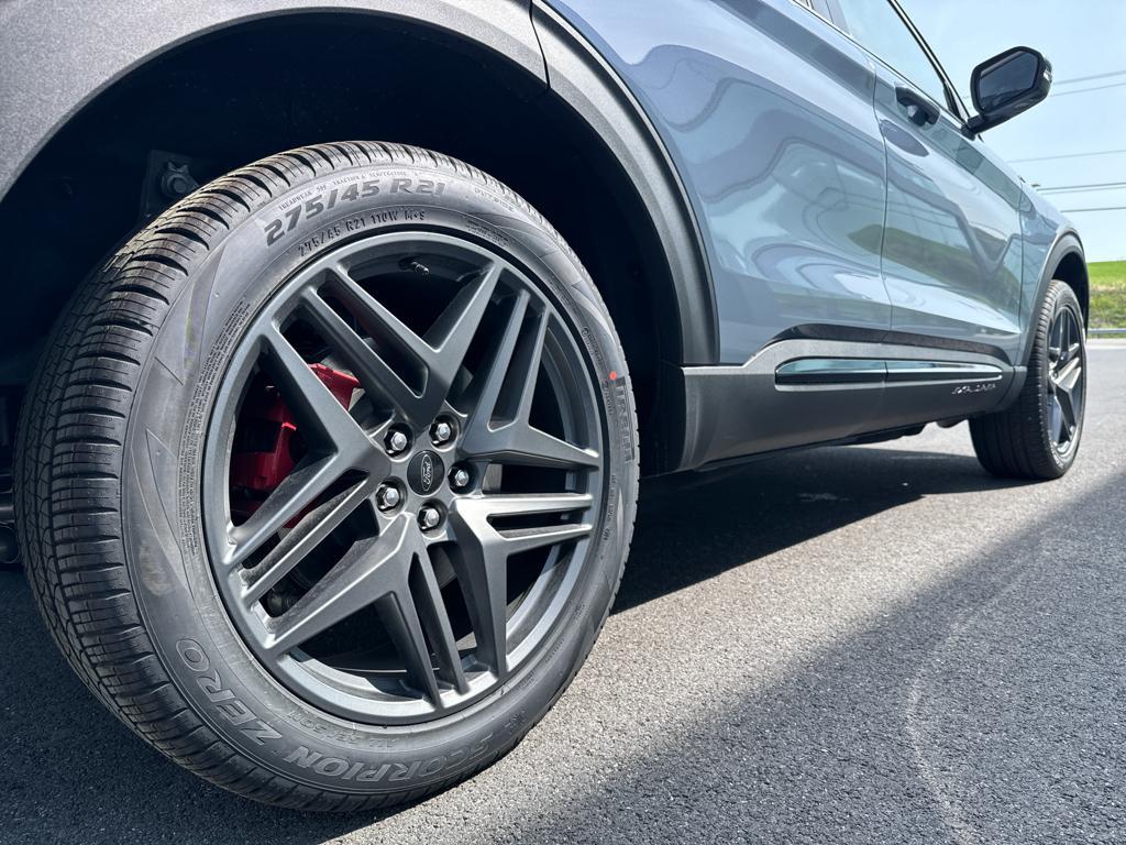 new 2025 Ford Explorer car, priced at $50,532