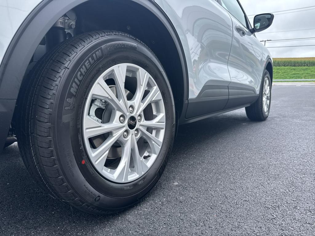 new 2025 Ford Escape car, priced at $27,050