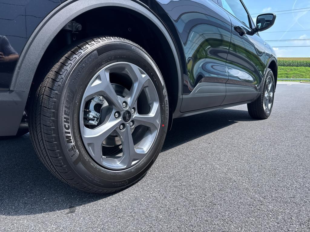 new 2025 Ford Escape car, priced at $33,085