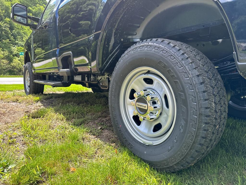 new 2025 Ford F-350 car, priced at $54,500