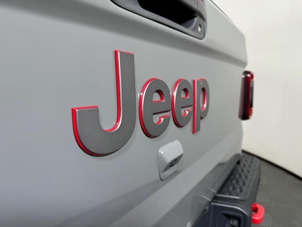 used 2021 Jeep Gladiator car, priced at $40,690