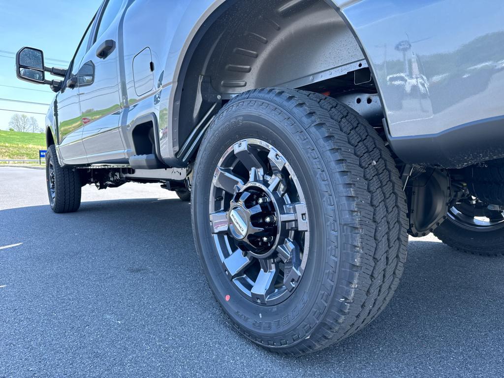 new 2025 Ford F-350 car, priced at $62,675