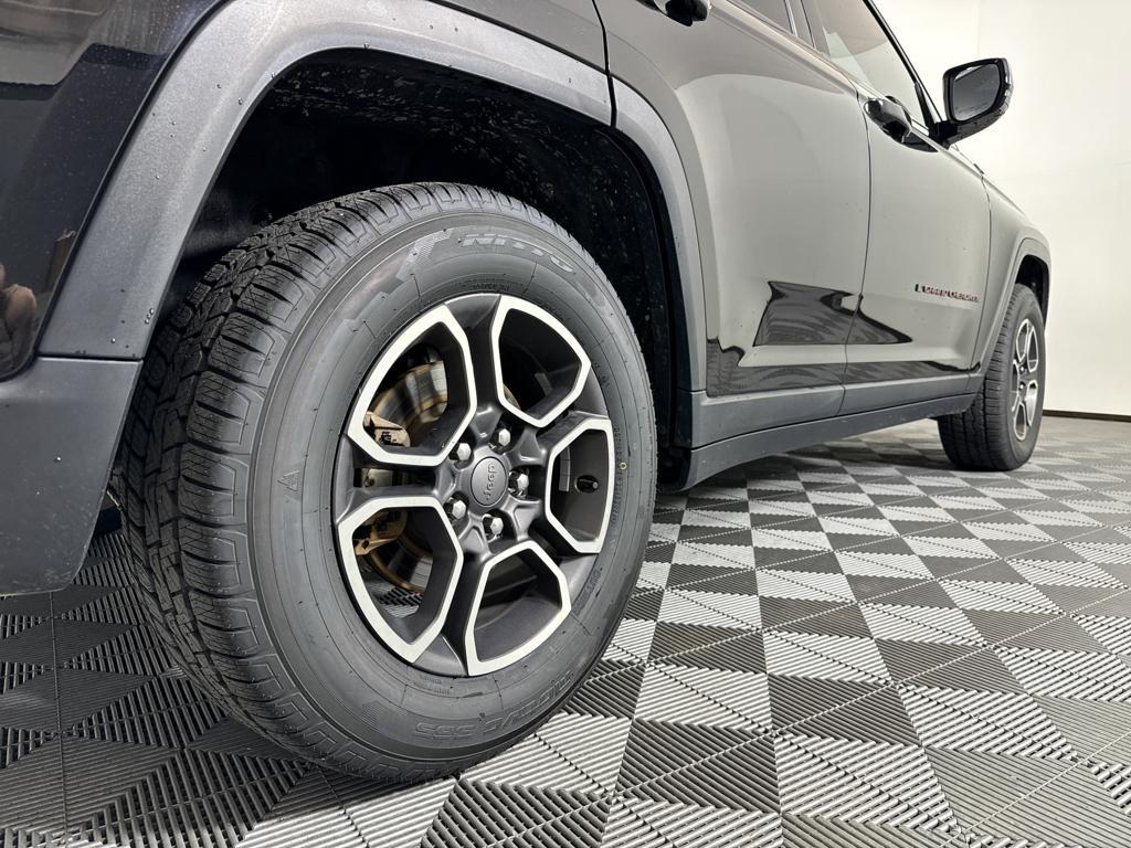 used 2022 Jeep Grand Cherokee car, priced at $30,593