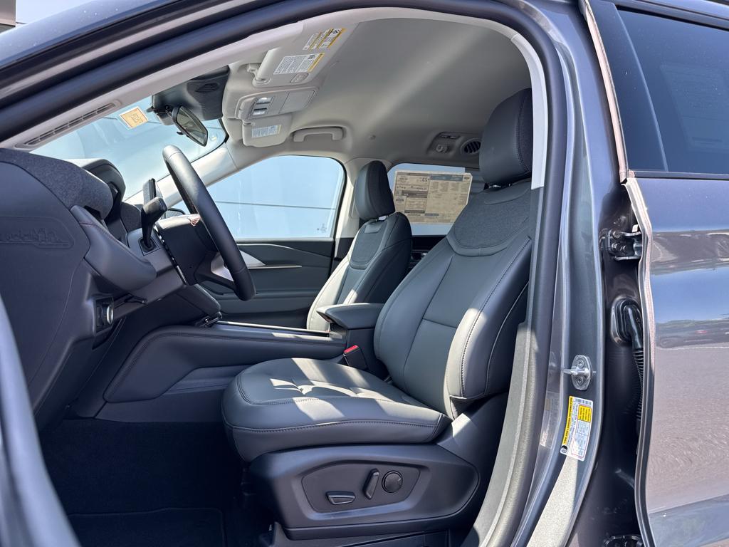 new 2025 Ford Explorer car, priced at $44,691