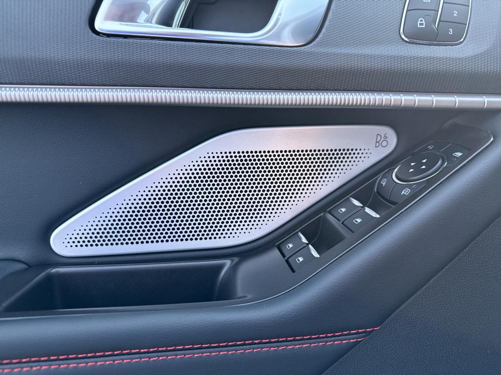 new 2025 Ford Explorer car, priced at $61,631