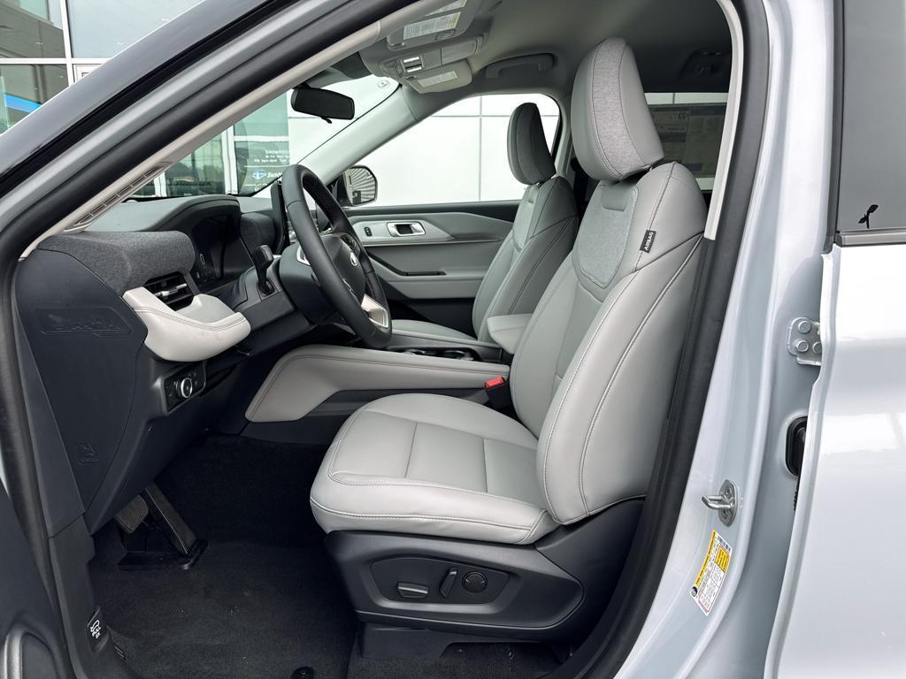 new 2025 Ford Explorer car, priced at $47,160