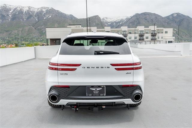 new 2025 Genesis GV70 car
