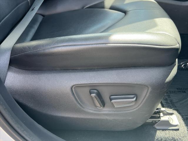 used 2021 Toyota Highlander car, priced at $35,895