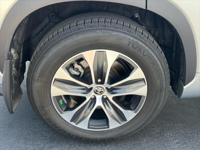 used 2021 Toyota Highlander car, priced at $35,895