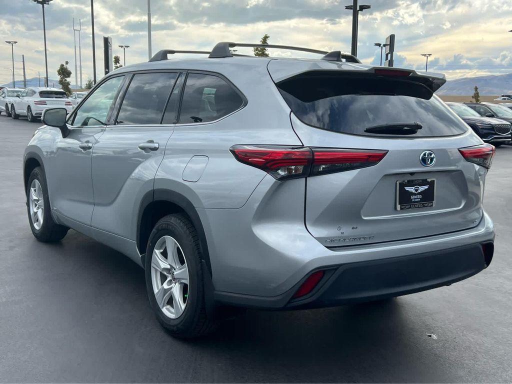 used 2022 Toyota Highlander Hybrid car, priced at $32,999