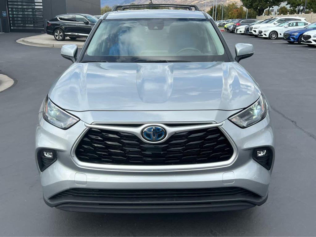 used 2022 Toyota Highlander Hybrid car, priced at $32,999