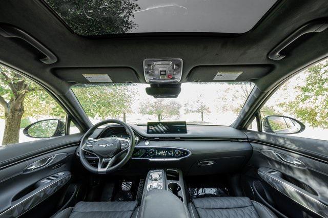 new 2025 Genesis GV70 car
