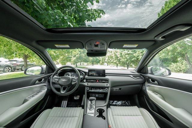 new 2025 Genesis G70 car