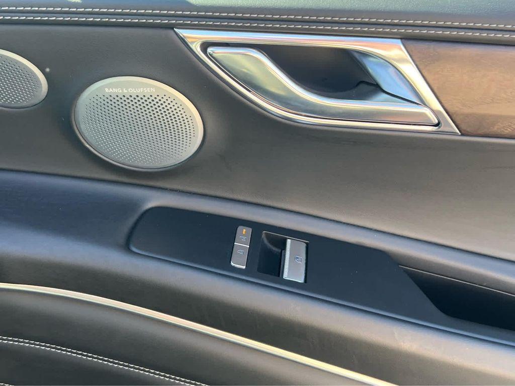 new 2025 Genesis GV80 car, priced at $67,995